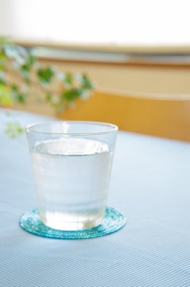 40代・50代女性必見！お水習慣でむくみ・くすみ・疲れを根本改善
