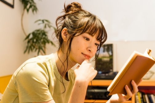 秋の夜長に美しく整う時間｜小顔ケアと歪み改善でリラックス美容整体