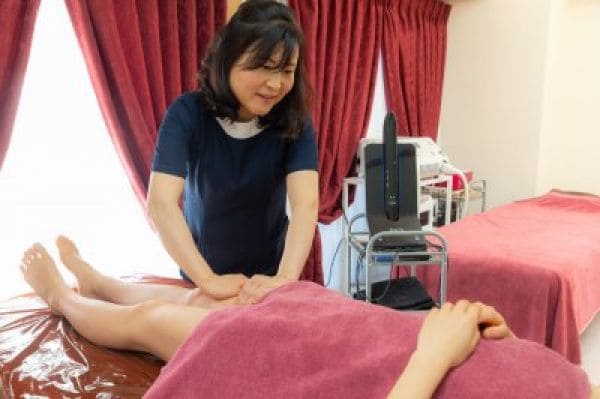 ハイフ（HIFU）ボディ！究極のダイエット4000ショット(１部位）。ヒートマット・マッサージ付き(初回価格）