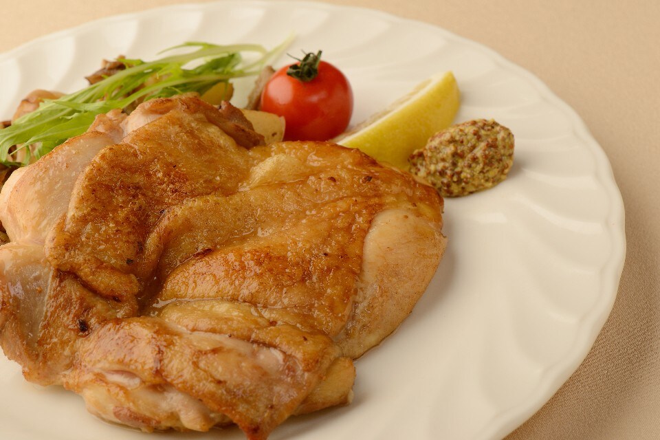 パリ皮がこだわり「チキンステーキ」