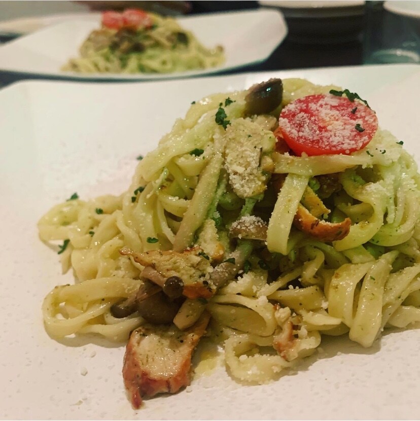 新潟市中央区関屋の生パスタ専門バル【フライドグリーントマト/Fried Green Tomatoes】です。