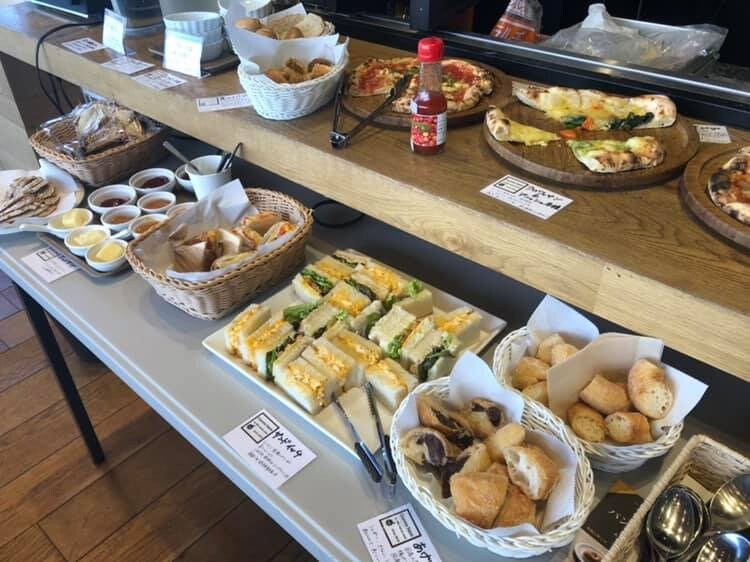 毎週土曜日はパン＆ピザの食べ放題DAY