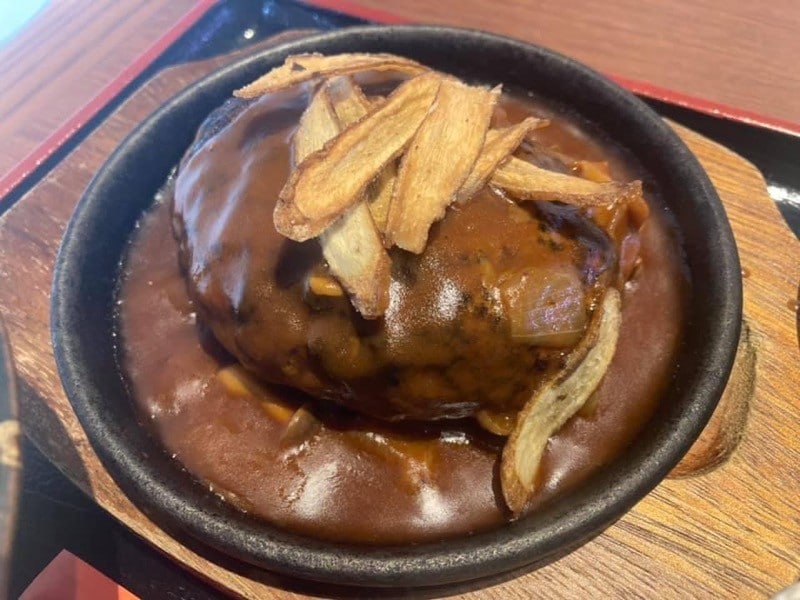 ✨子供が皿まで舐める　ハンバ―――――グ！！！🤠