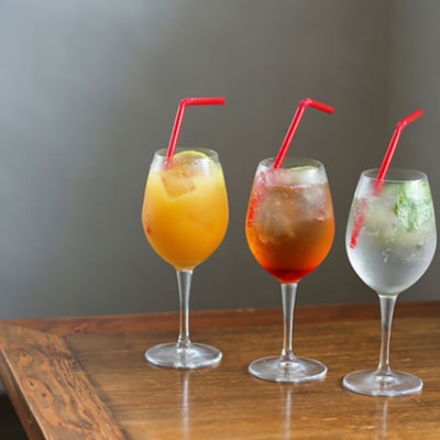 ドリンク1杯無料クーポン(ランチタイムはアップグレードドリンクに変更可能）