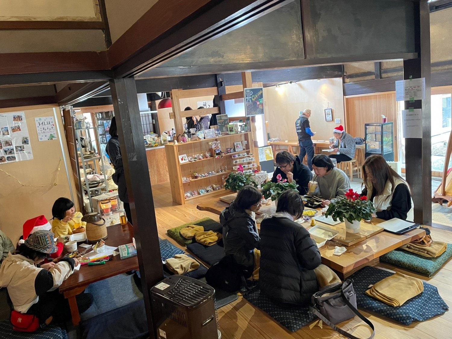 第2回プチあいたんマルシェ/丹波市青垣町佐治/衣川會舘/ツクツクマルシェ/デジタルとアナログの融合マルシェ/どのお店も高ポイントで楽しいポイ活しましょう/Xmasバージョン