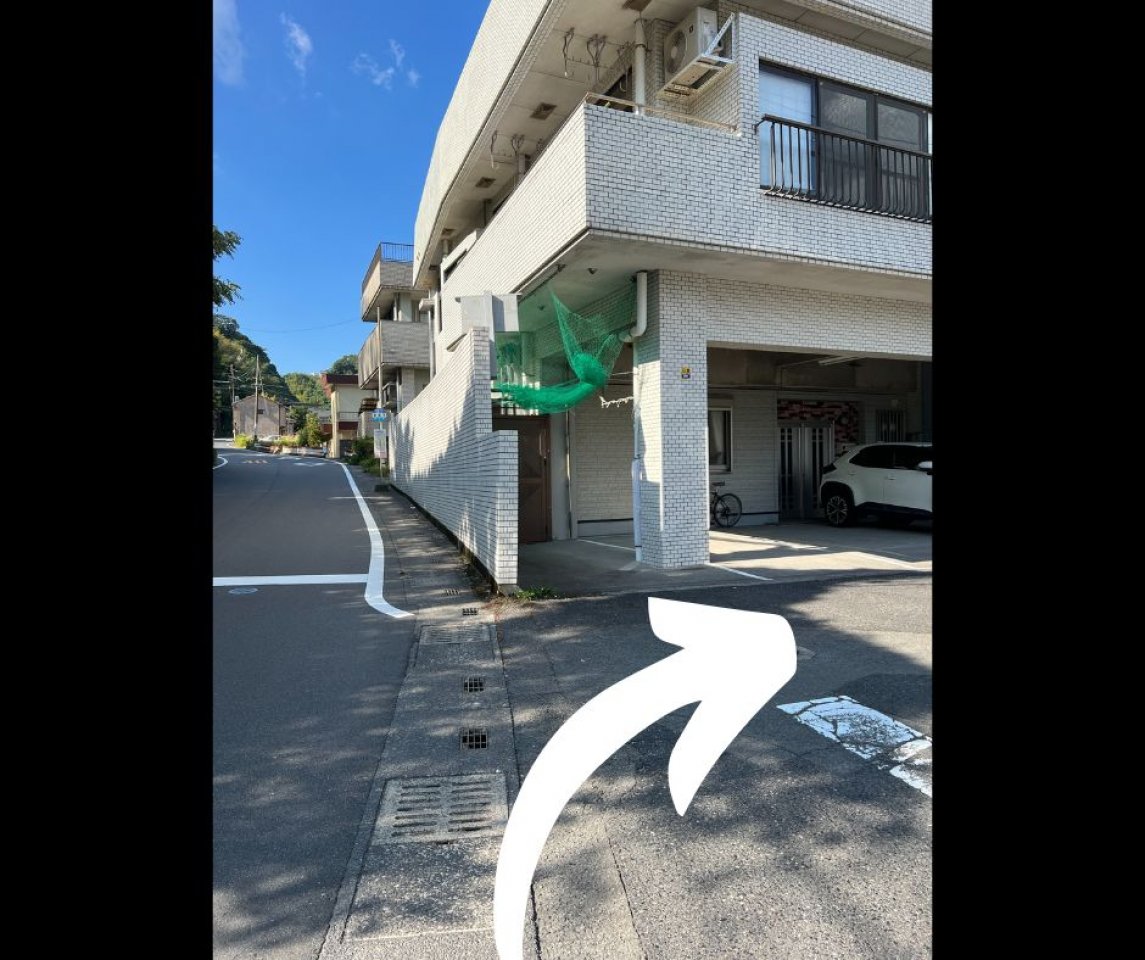 常安下バス停前