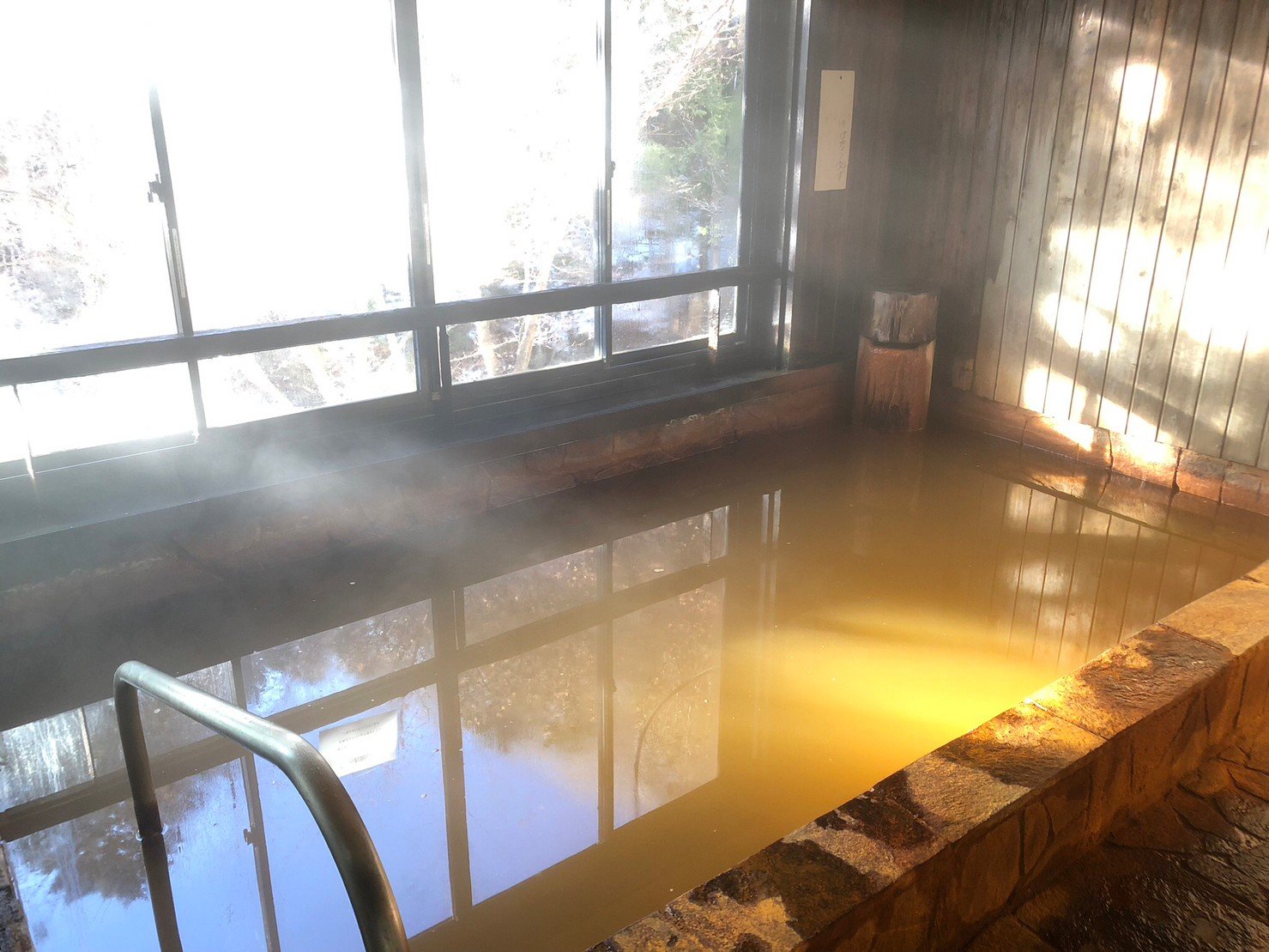 明治温泉赤濁の湯