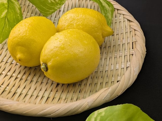 『ソラレン』をふくむ食べ物