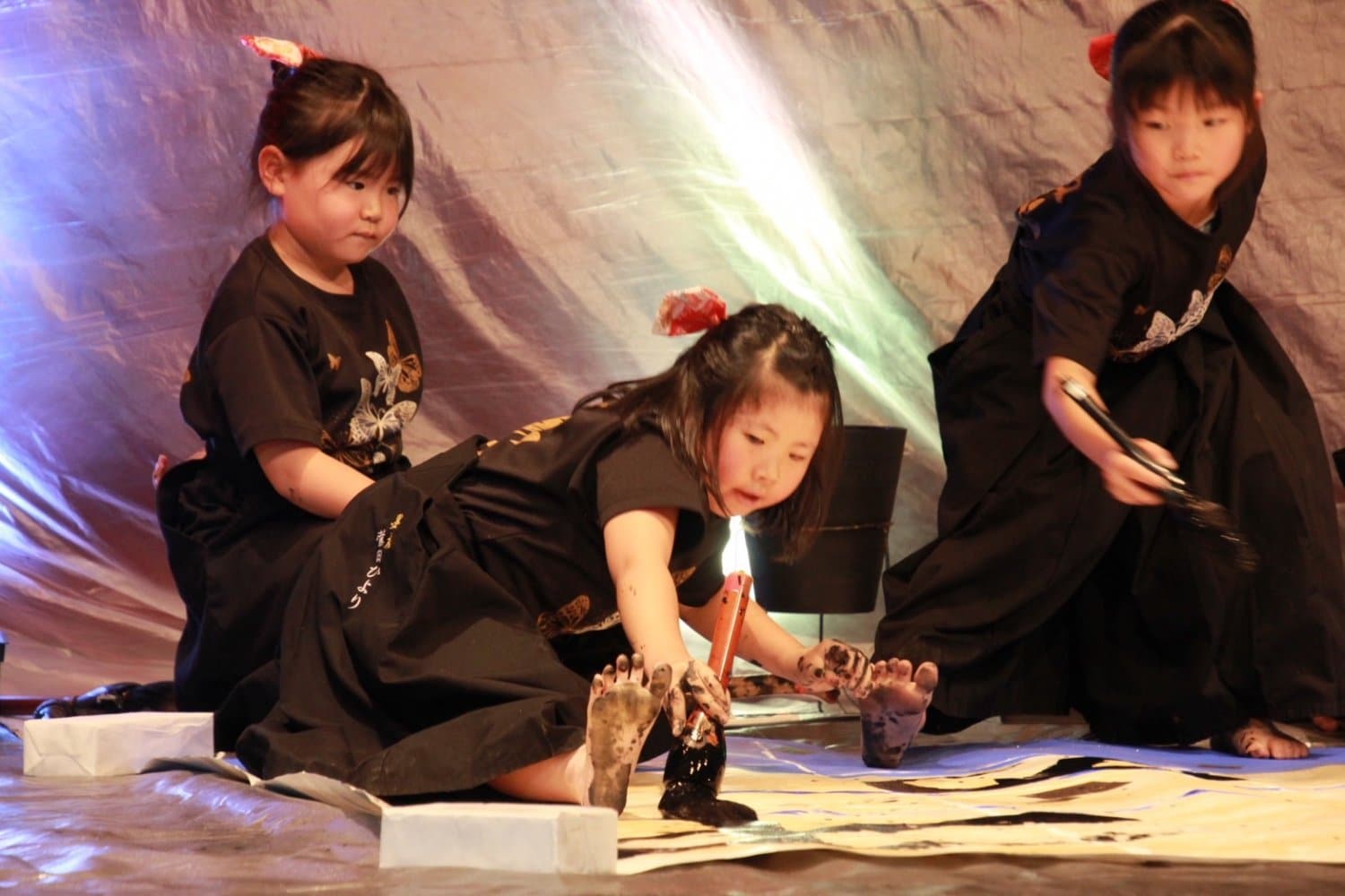 書道パフォーマンス小学1年生