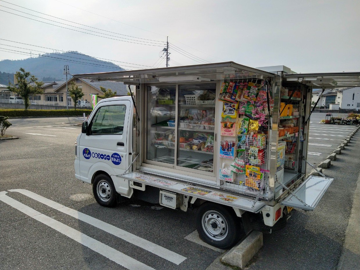 移動スーパー左側