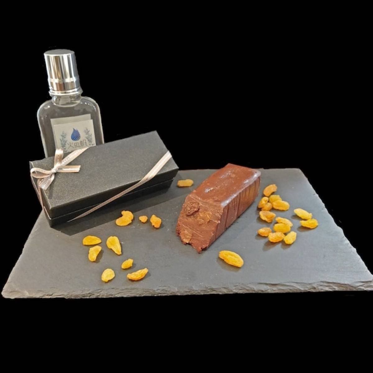 Mini terrine de chocolat aux gin raisins/ ミニテリーヌ・ドゥ・ショコラ・オ・ジンレザン