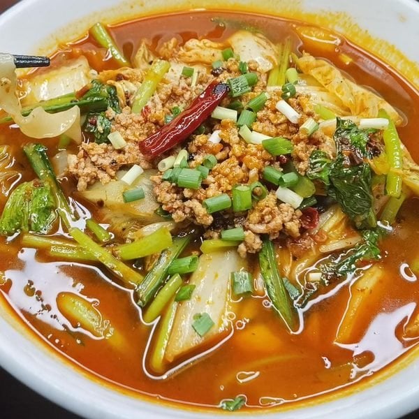 麻辣刀削麺