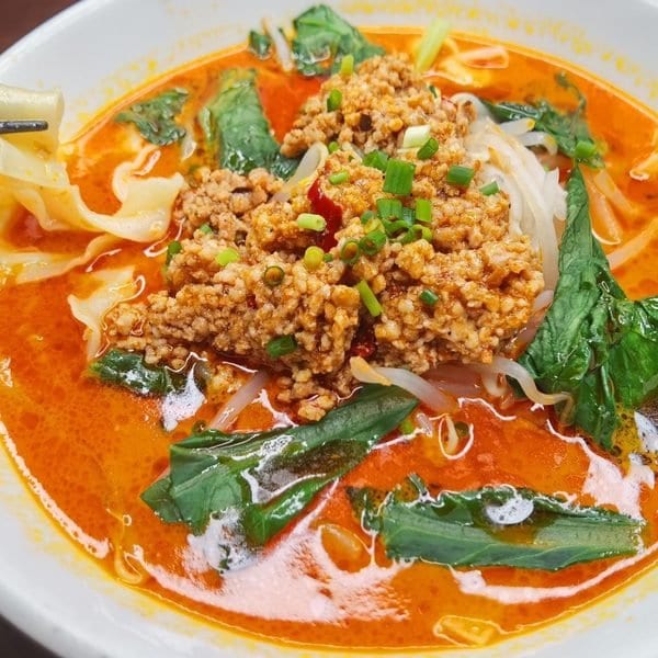 坦々刀削麺