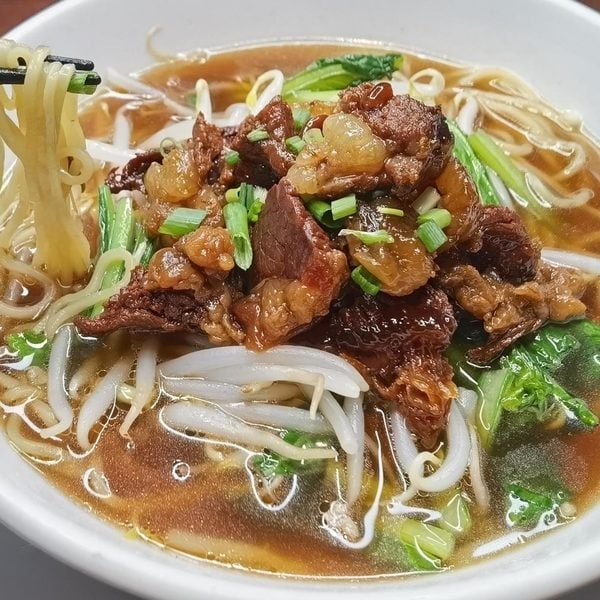 牛すじラーメン