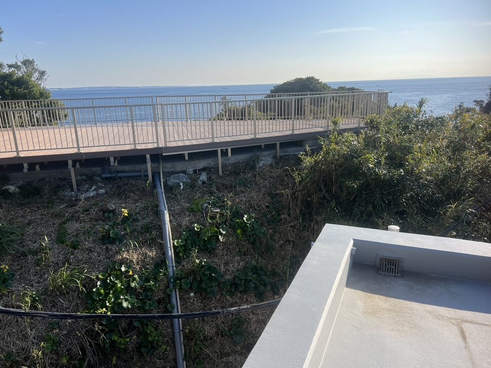 海沿いウッドデッキ