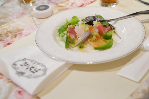 岐阜の家族婚会場「葡萄屋」には、以下のような魅力があります。