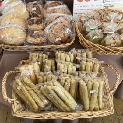 自家製酵母パンなないろ、入荷してます！