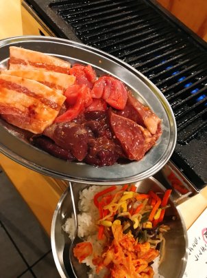 大衆ホルモン焼 やすけん（山梨）