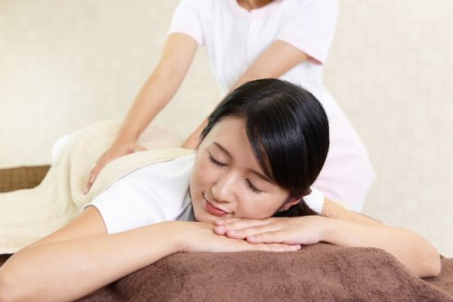 前屈できないと老け見え⁉ 3月は柔軟性UPで美姿勢＆若返り！