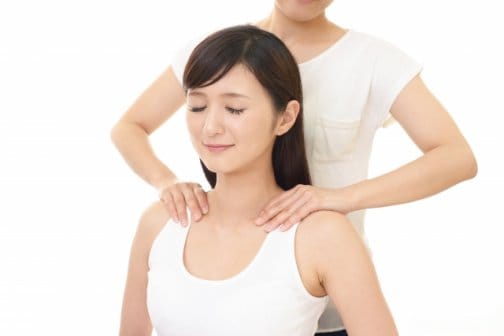 ⚡バストの下垂が加速⁉ 姿勢と血流ケアでふっくら美胸へ✨