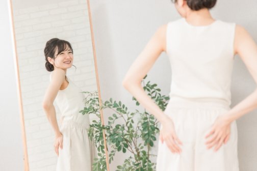 40代・50代女性必見！骨盤矯正でぽっこりお腹と姿勢を改善