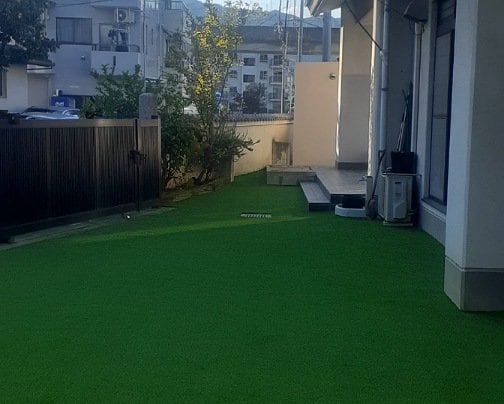 人工芝pro施工　広島市東区（お寺の中庭）
