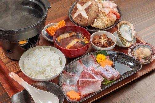 桜ぶりの定食【予約状況】