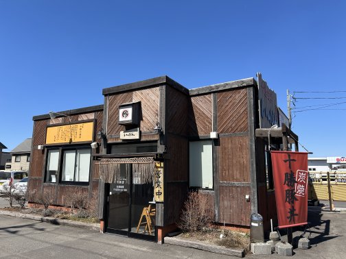 炭火とタレが、米を止めない