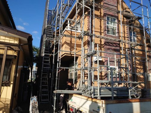 外壁塗装工事中です♪