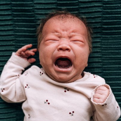 赤ちゃんたちは、おしっこは出る前に知らせる？しらせない？