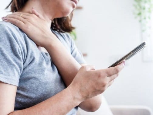 その肩こり、揉んでも戻る理由｜整体のプロが教える本当の対策