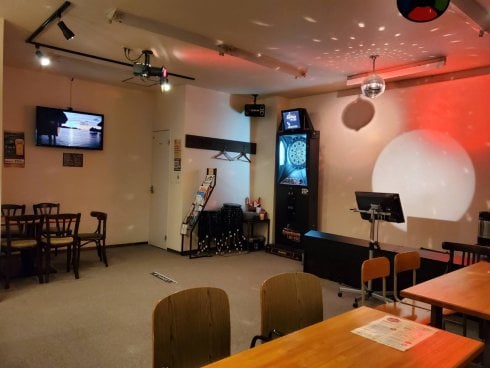 お一人様からグループまで、最高に楽しめるカラオケ＆ダーツBar！