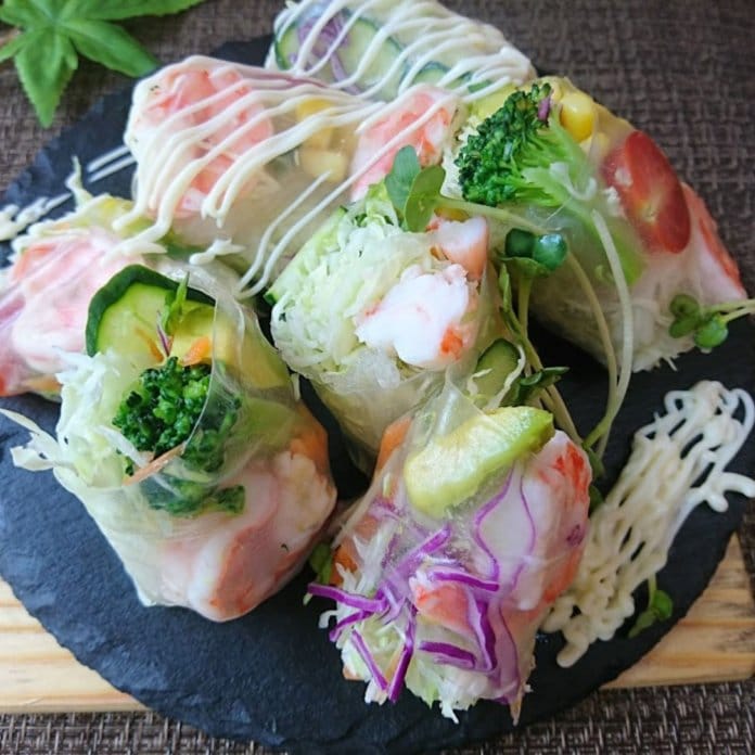エビとアボカドの生春巻き