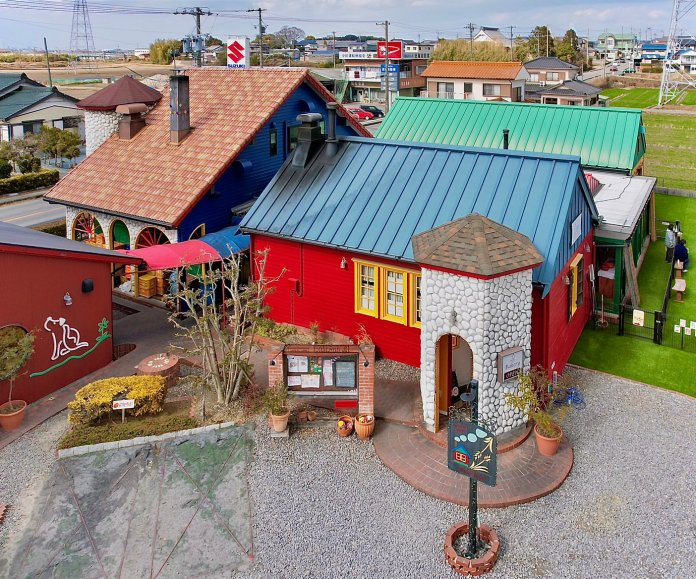 自家製酵母と薪窯焼きのパン～緑と風のダーシェンカ～