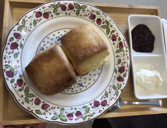 国産小麦粉と自家製酵母のスコーン