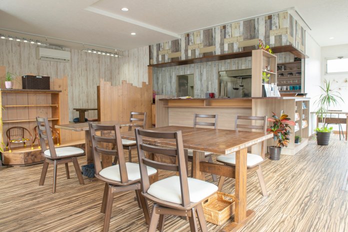 明るく広々とした店内！