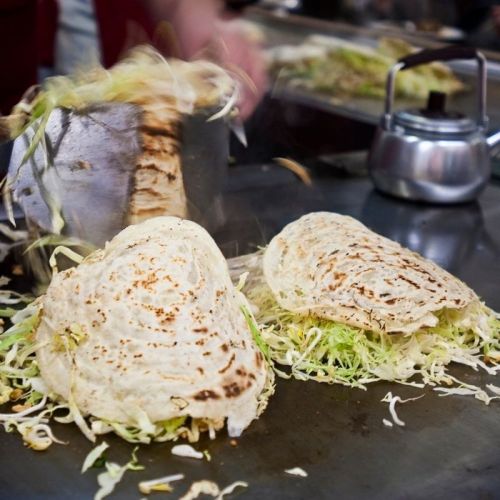 一枚一枚丁寧に焼きます。