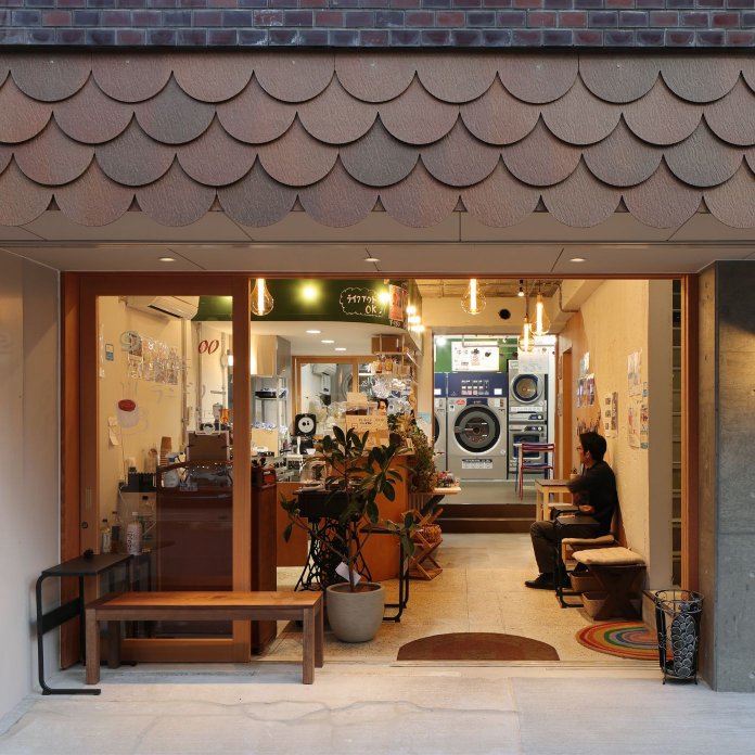 Yoriitoファサード（夕方）