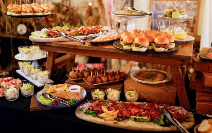 貸切ビュッフェスタイル