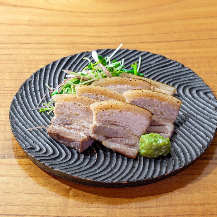 スーチカー（塩豚の炙り）