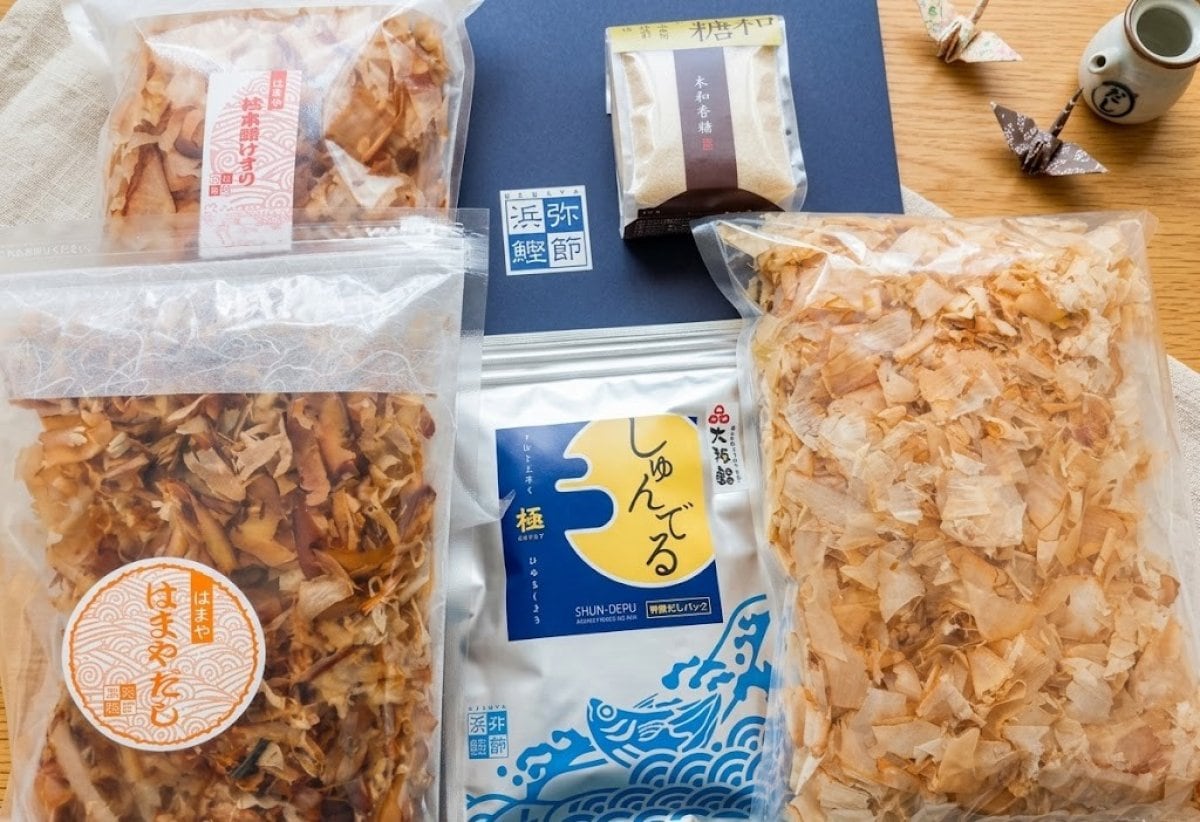 ◎限定◎ギフトセット◎笑顔が広がる贈り物◎老舗の技と天然素材が織りなす至福の出汁ギフト◎極上の出汁と素材を贅沢に詰め込んだ特別なギフトセットです◎