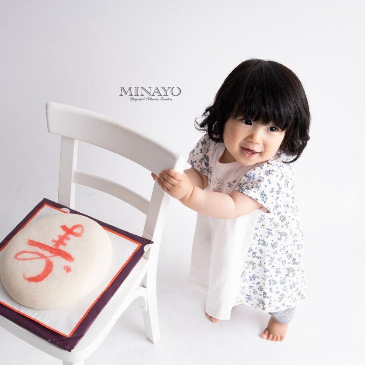 【ルビーセット】スタジオミナヨ1番人気！『プレミアムアルバム』3面3カット入り1冊と、アルバムまるごと飾れるフレーム付いてきます。