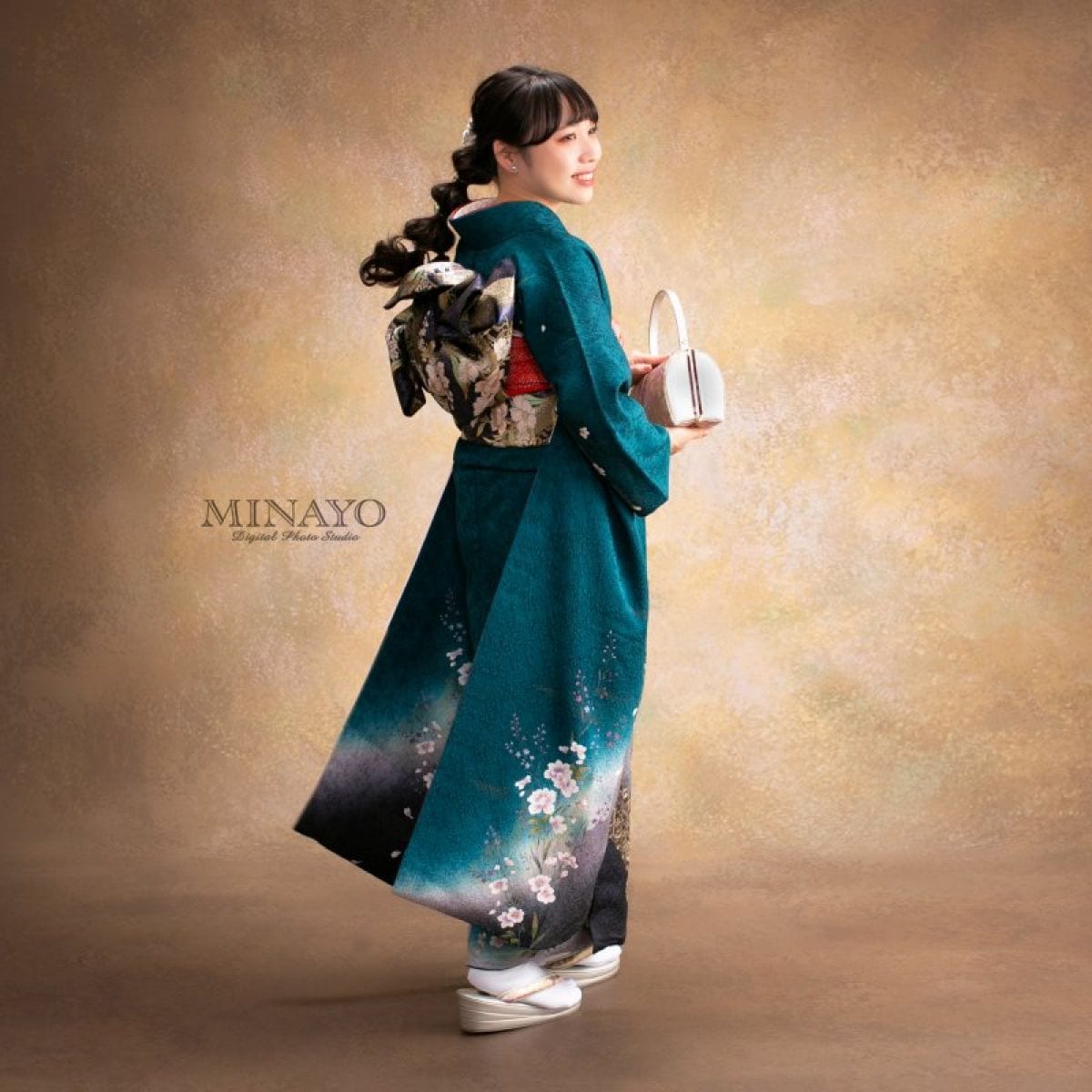 支度は済ませて【 成人式記念写真　きほん撮影料金 】2〜6ポーズ　