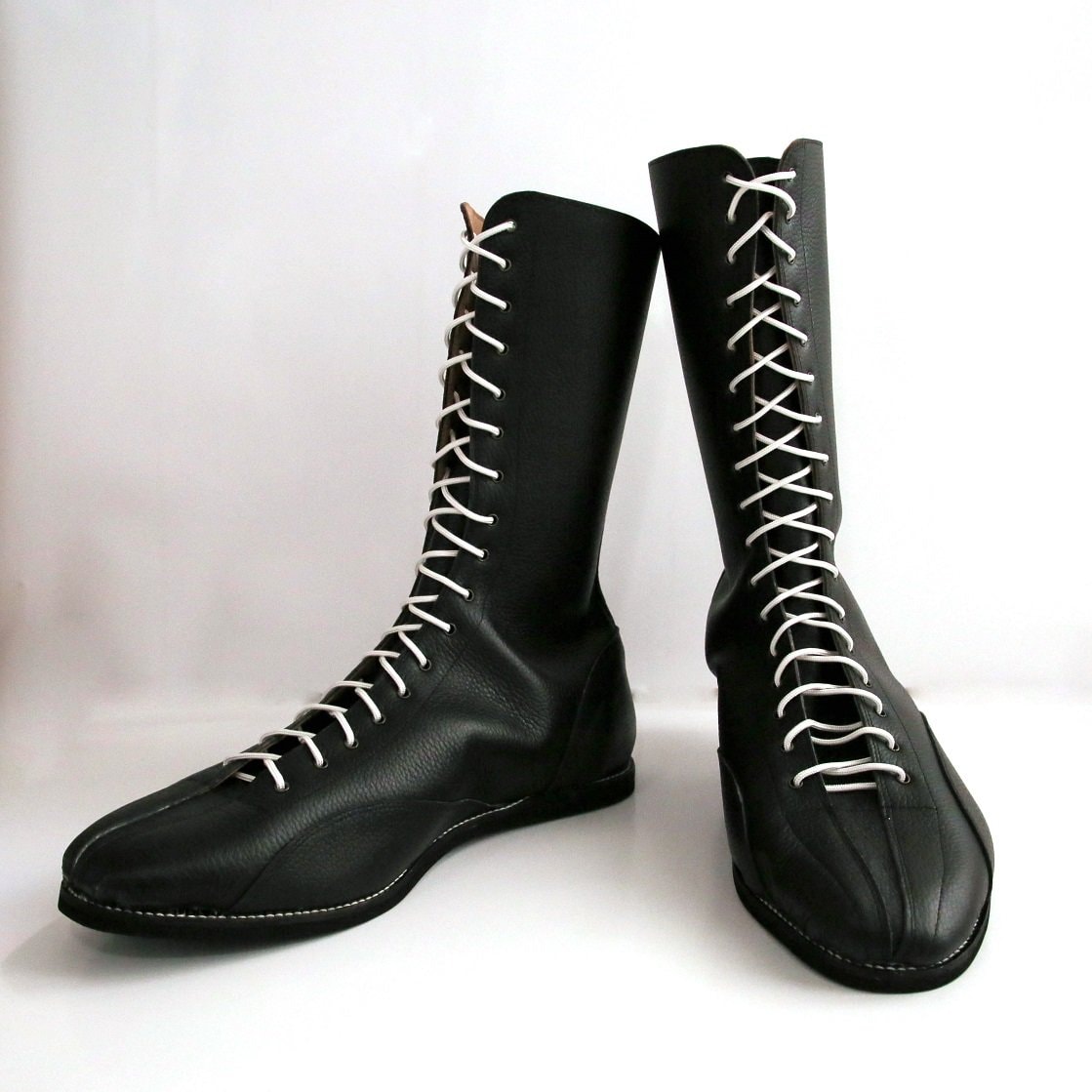 限定16足】ジャイアント馬場レプリカ”16文”リングシューズ【直筆サイン