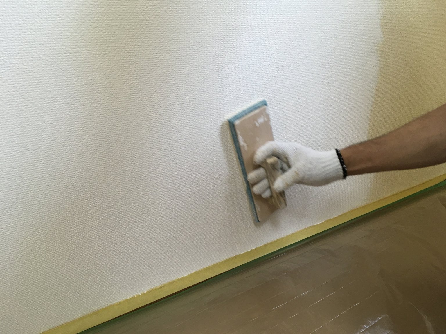 『壁紙美ら染色』　2DKアパート用　ヤニや手アカの汚れ再生