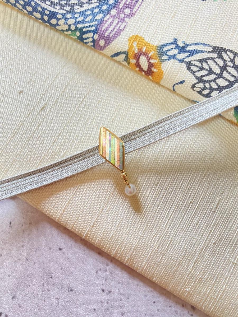 色彩箔螺鈿（しきさいはくらでん）帯留 ひし形【cocorabi】夜光貝、鮑貝、白蝶貝、純金平目粉｜淡水パール｜金具14kgf｜約縦3cm横1cm