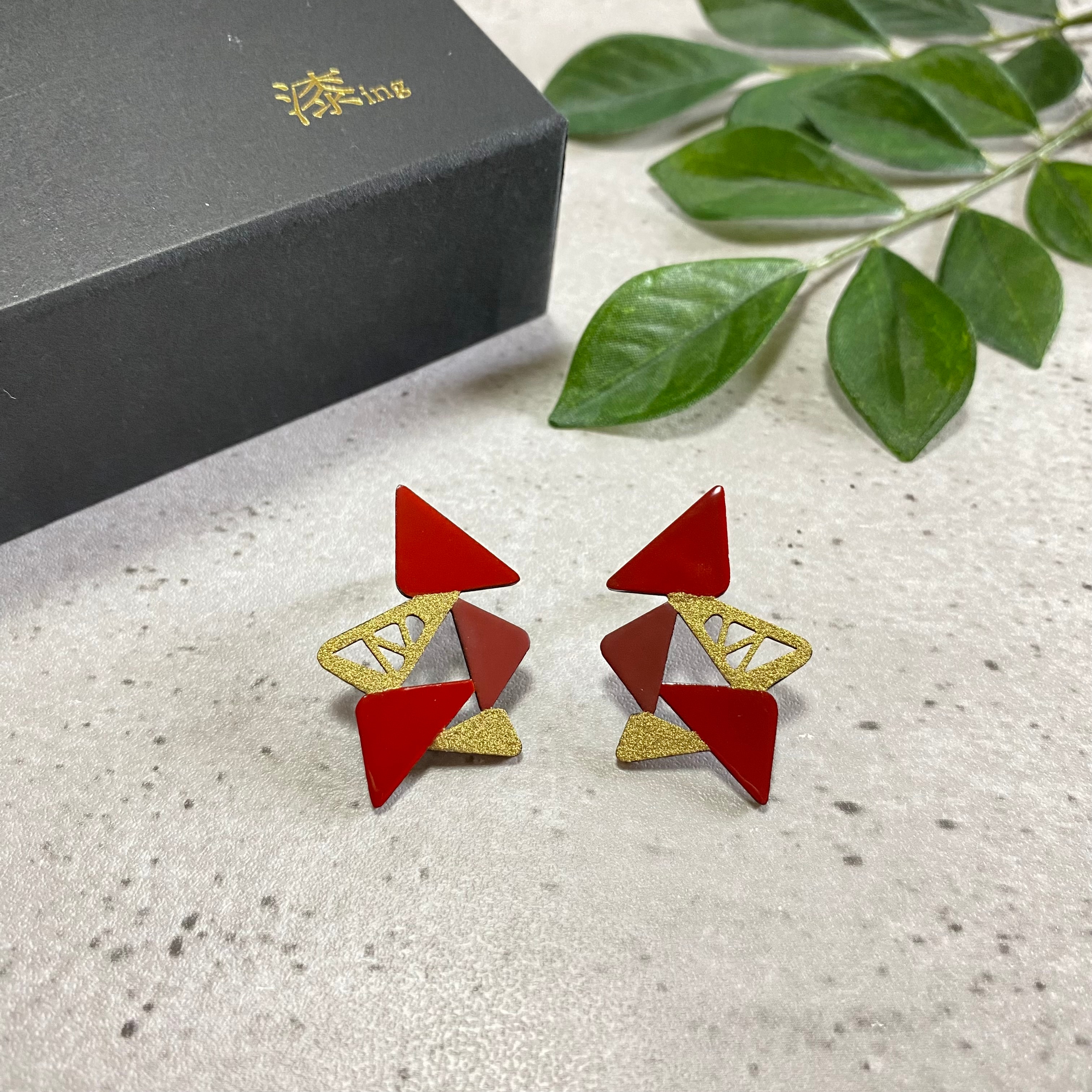三角・赤に金｜ピアス【漆ingうるしんぐ/漆×ペーパージュエリー】紙 