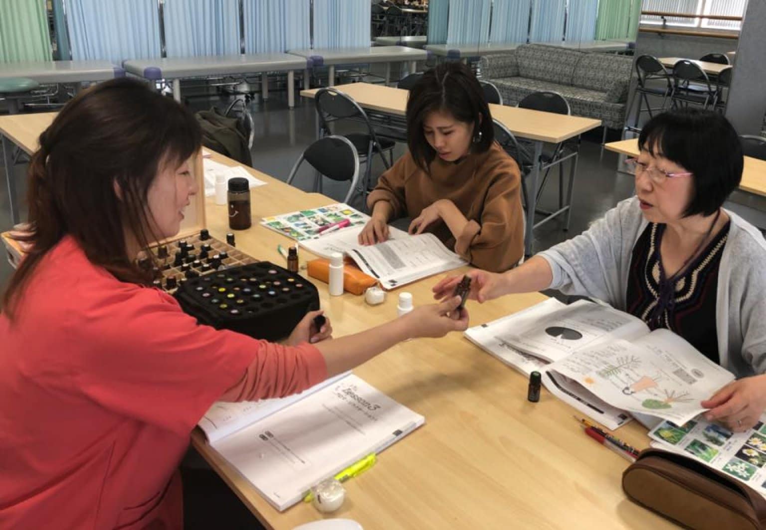 期間限定価格【アロマを仕事に！オンラインスクール】ホリスティックアロマアントレプレナーコース