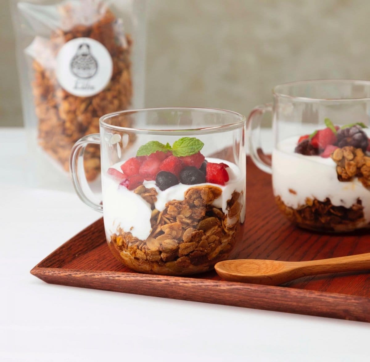 【全国送料込み】　【５袋セット】　こだわり素材!!　大人のグラノーラ　（９０ｇ）グルテンフリー