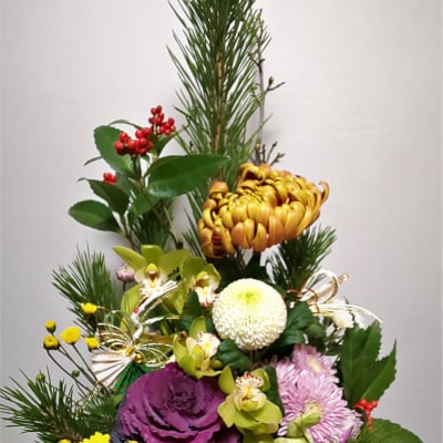 お正月用に華やかで縁起の良いお花を一緒に作りませんか？初心者歓迎です！